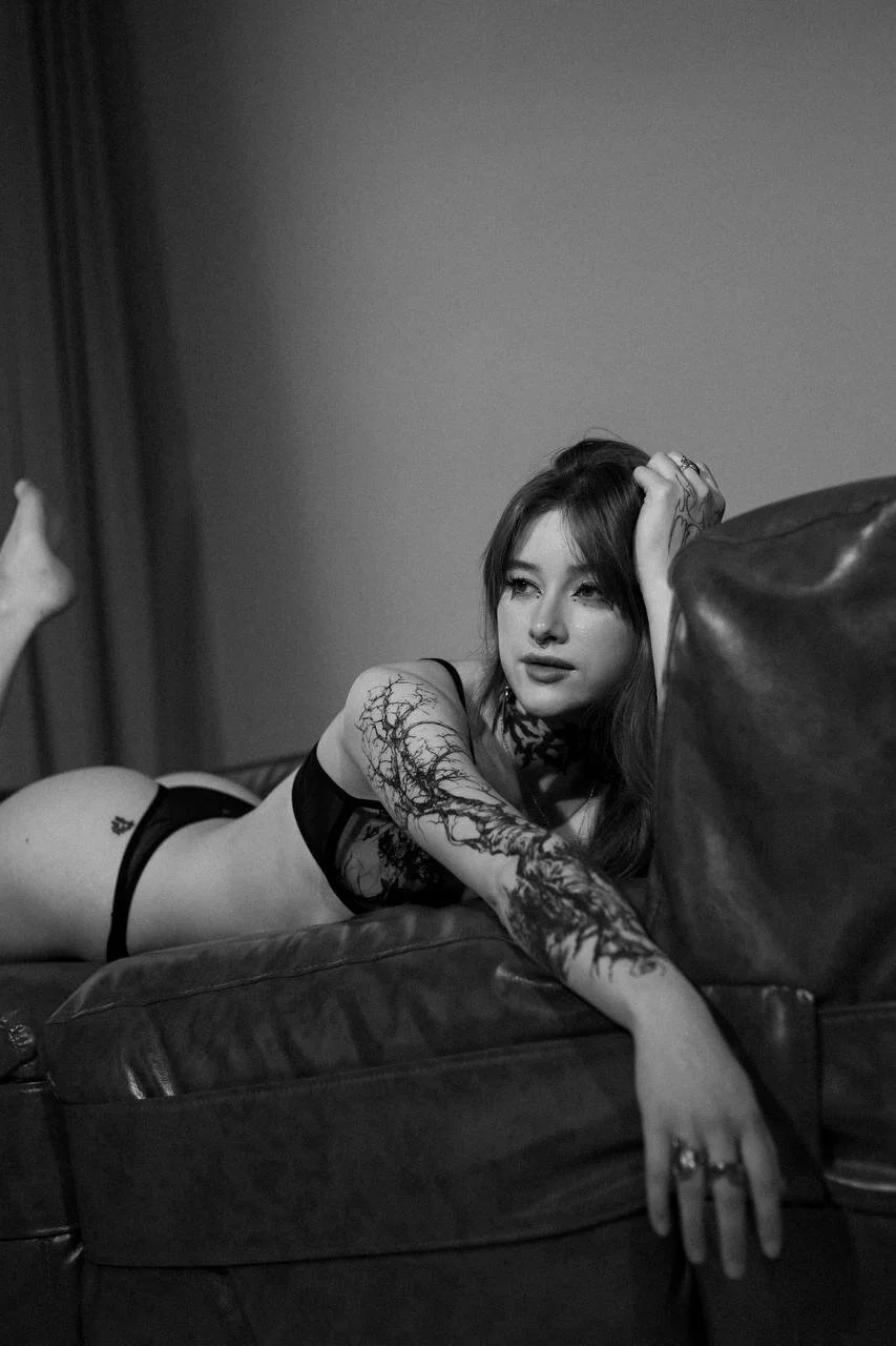 XXX Porn Photo of Nude aidaha 4