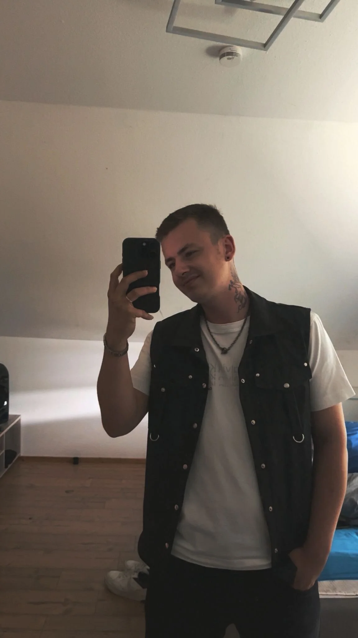 XXX Porn Photo of Nude Luke__00 2
