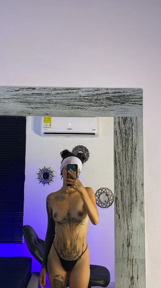 XXX Porn Photo of Nude Abby_Evanns1 2