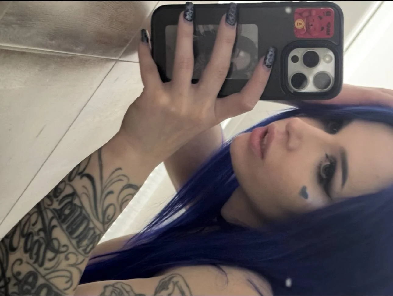 XXX Porn Photo of Nude sweatslisa 11