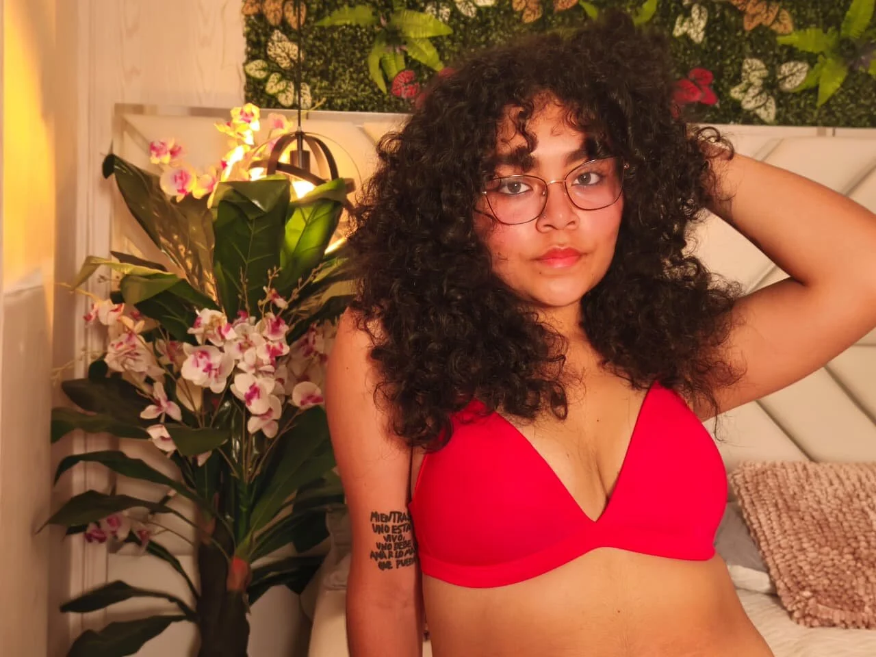 XXX Porn Photo of Nude Queenn_Isa 2