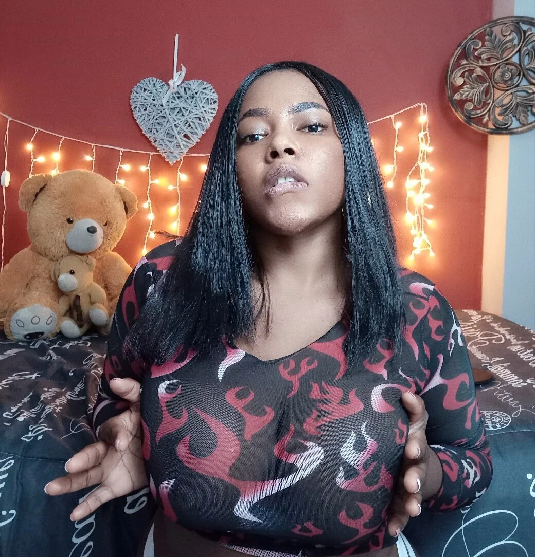 XXX Porn Photo of Nude yselahot 10