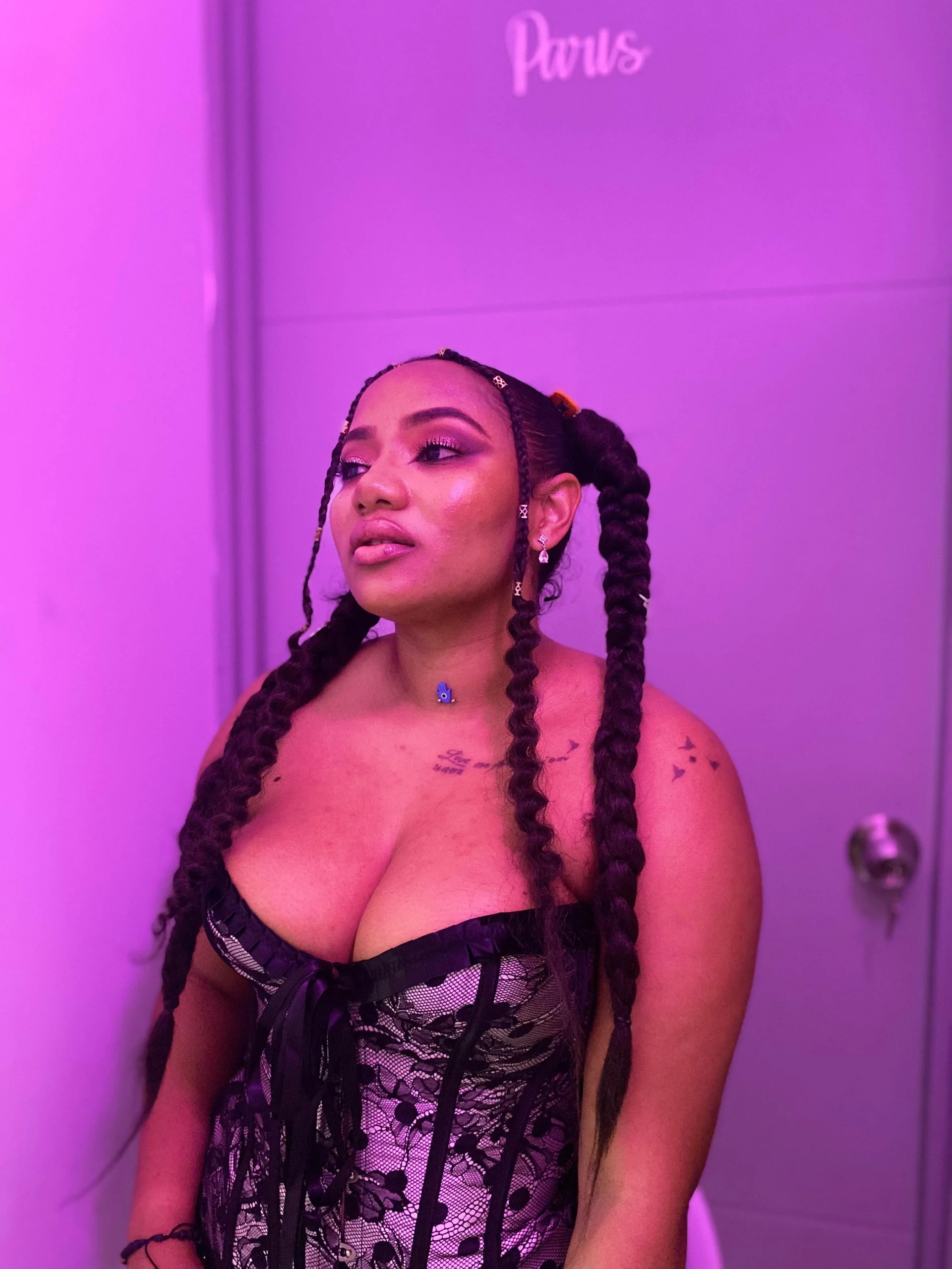 XXX Porn Photo of Nude Lawrenhils 40