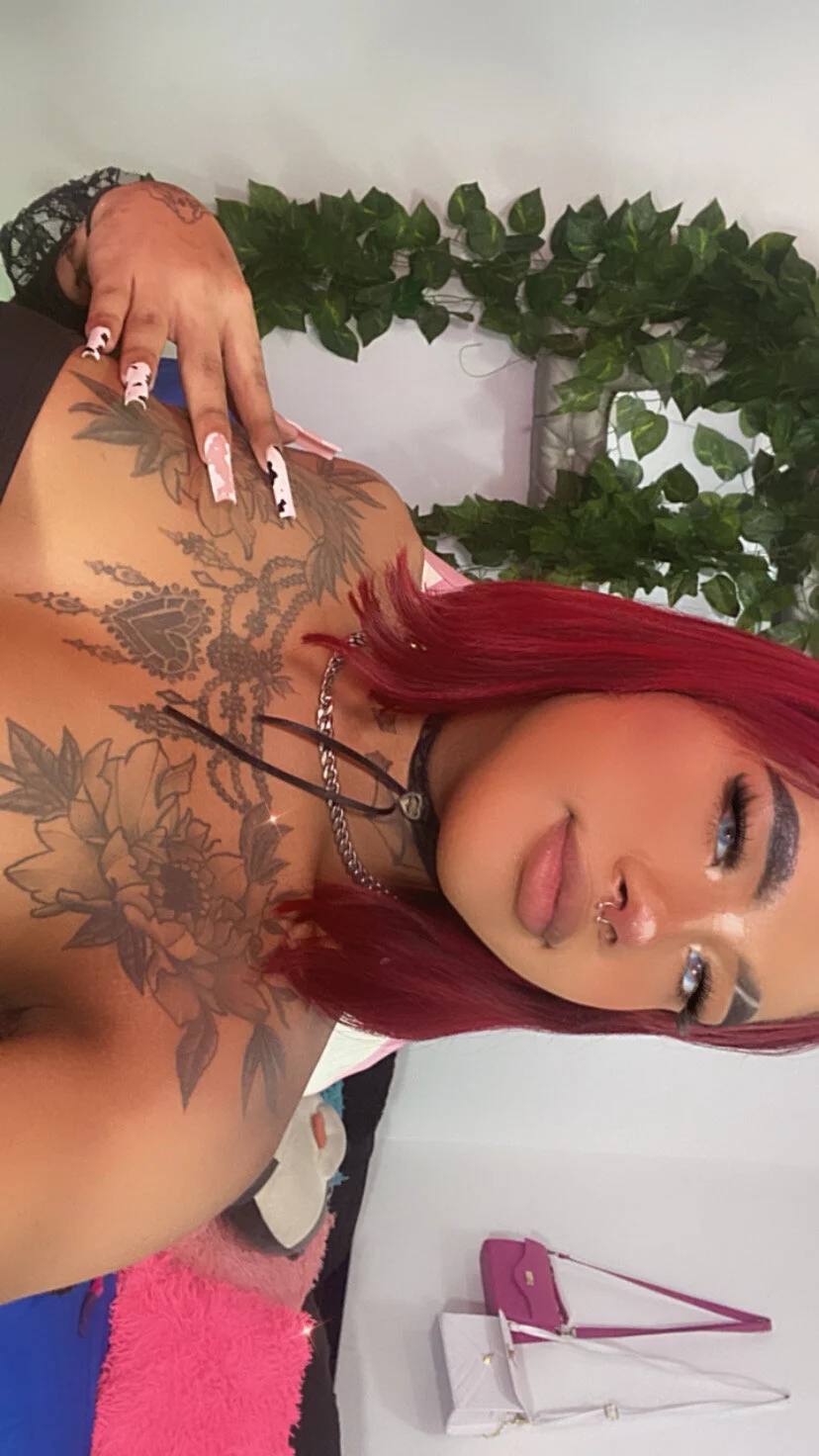XXX Porn Photo of Nude IsabellBigtitsxx 6