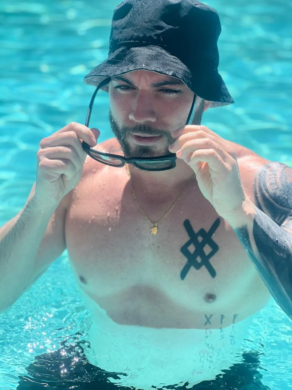 XXX Porn Photo of Nude Isaac_Carter 8