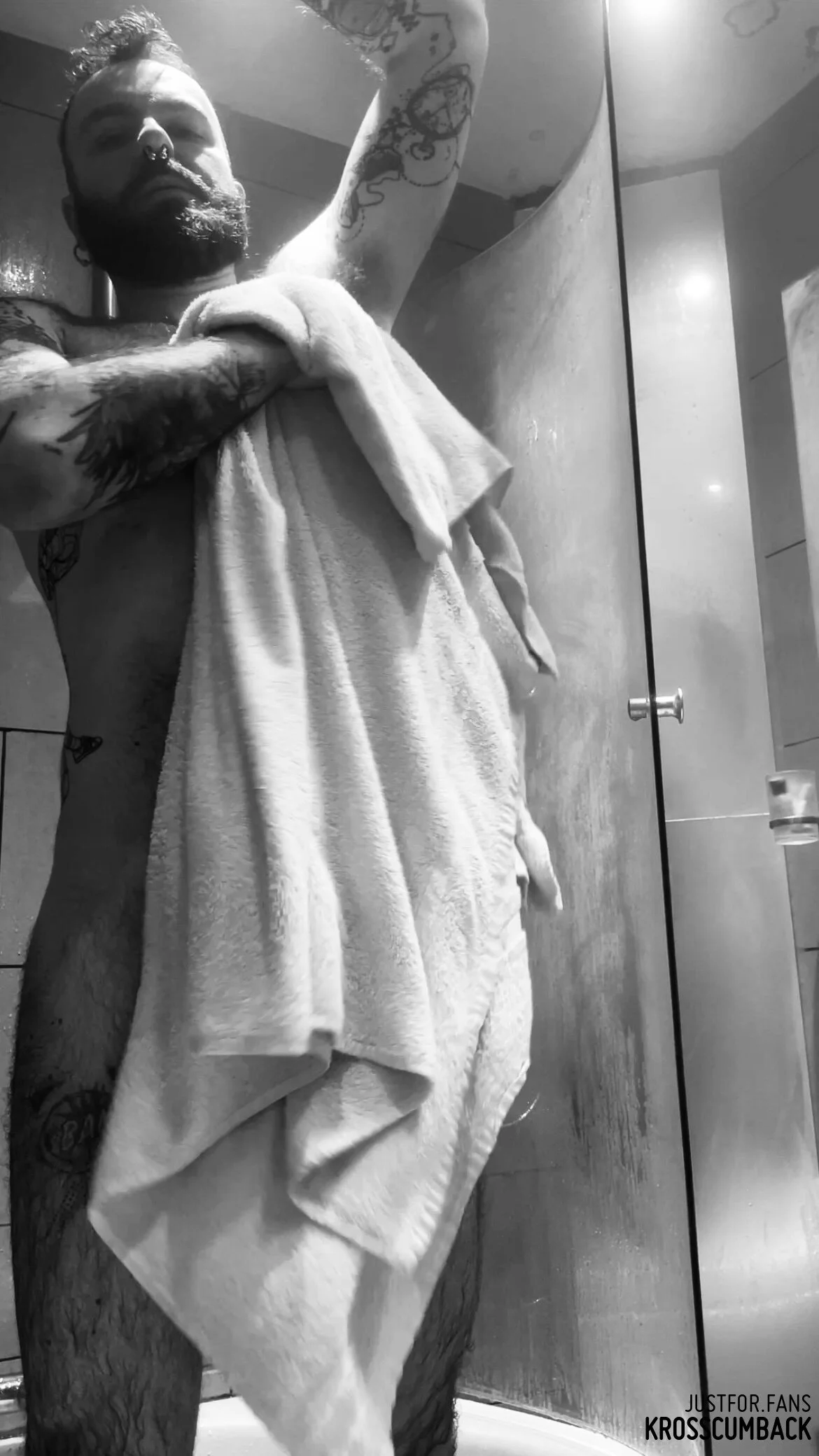 XXX Porn Photo of Nude krosscumback_ 1