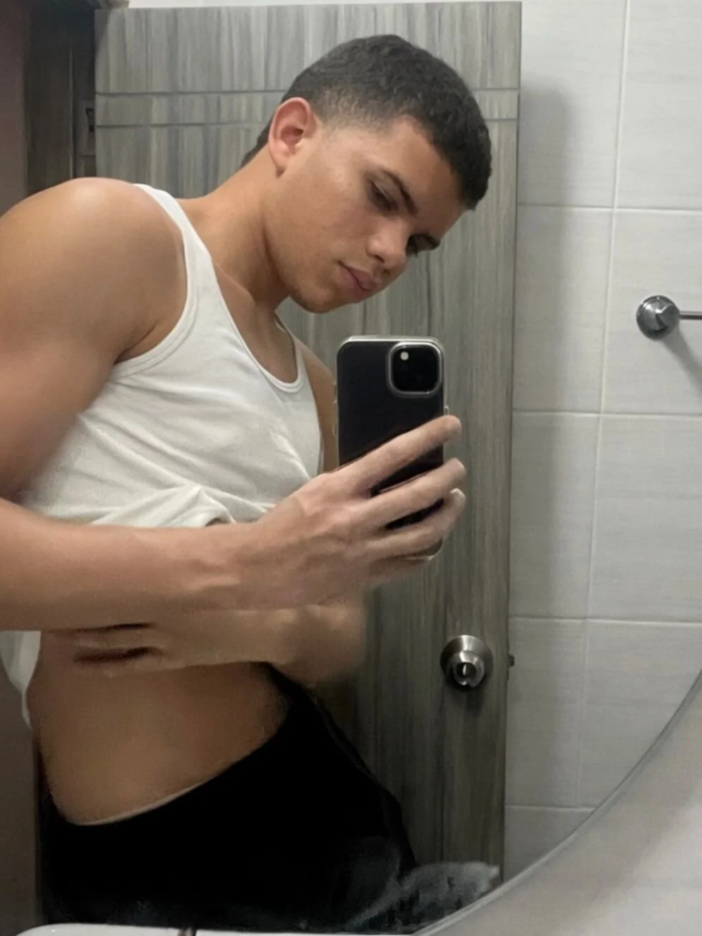 XXX Porn Photo of Nude The_Gabee 3