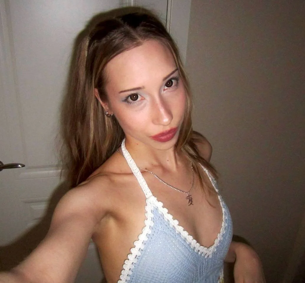 XXX Porn Photo of Nude Emmarayder 53