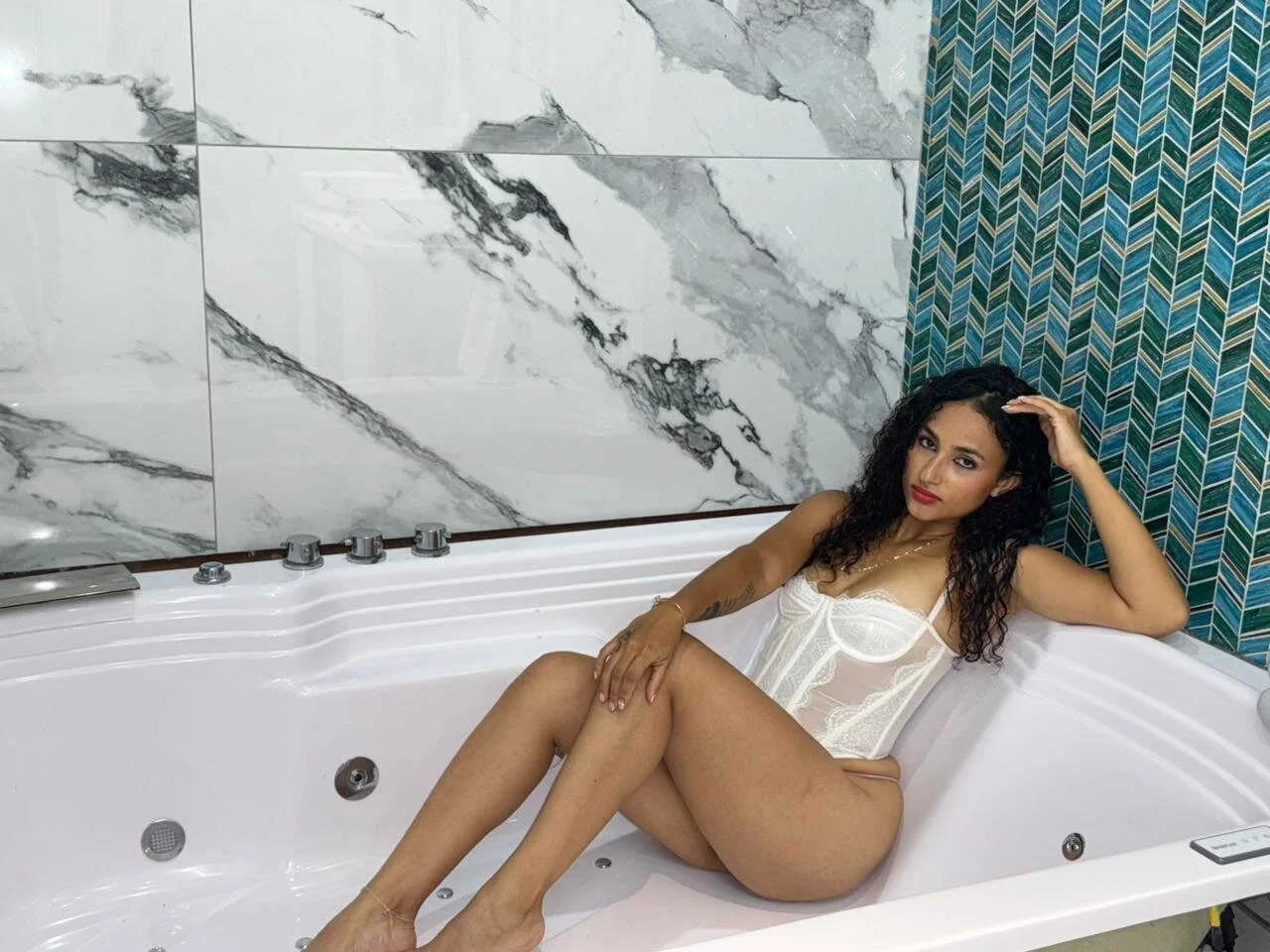 XXX Porn Photo of Nude Scarlett_Rose_7 8