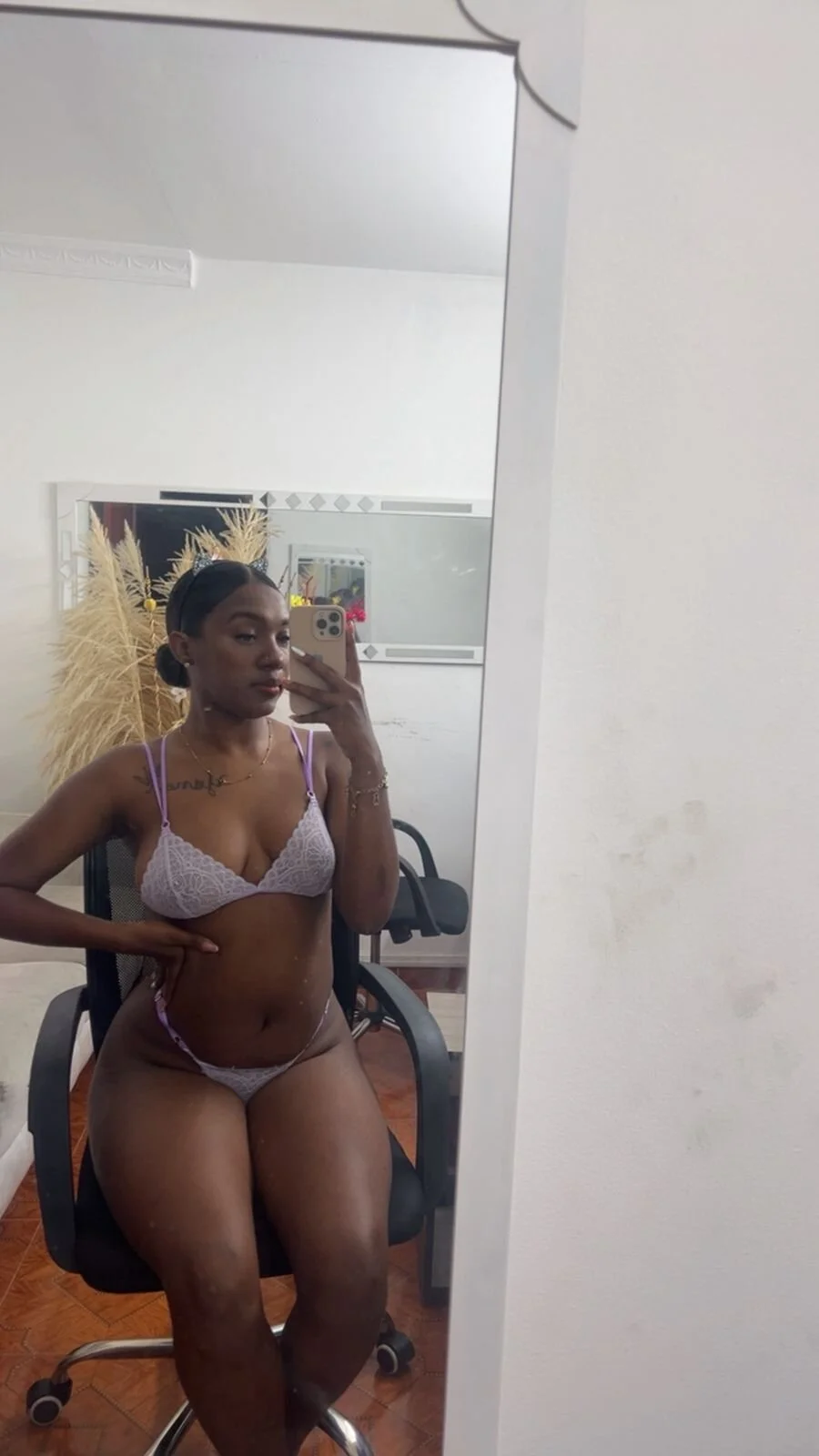 XXX Porn Photo of Nude Emi_rousse 50