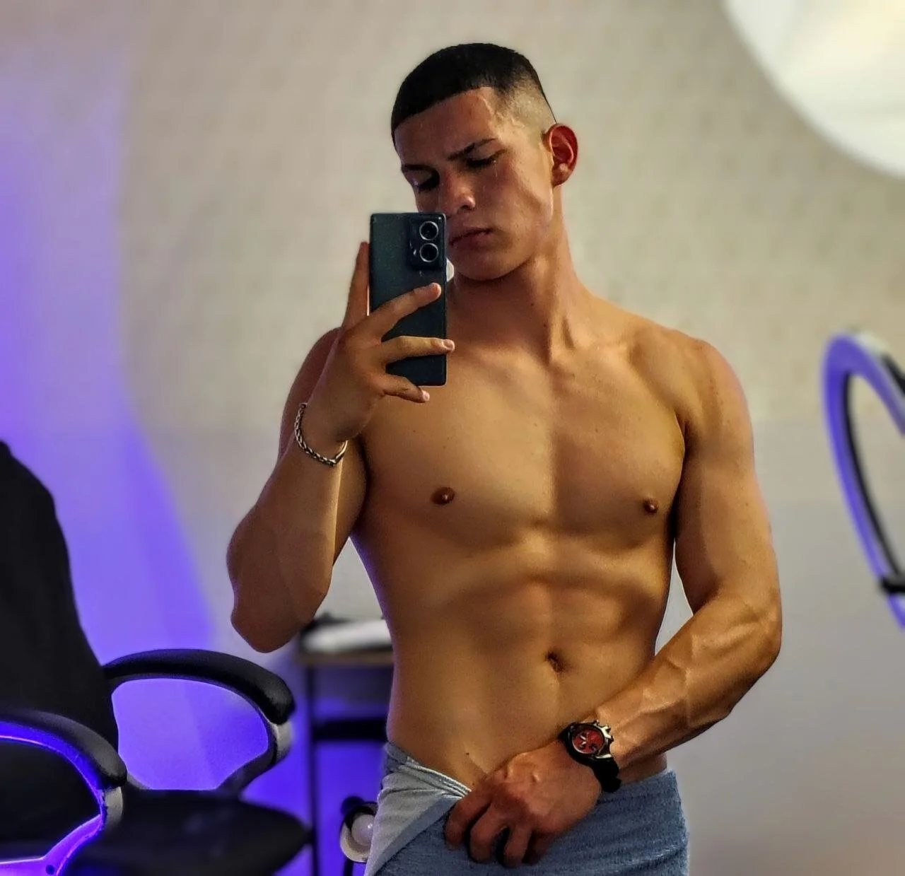 XXX Porn Photo of Nude Apolo_Warrior 1
