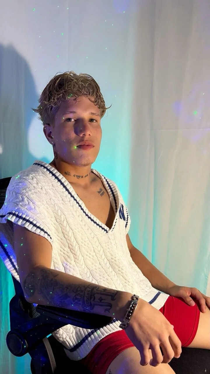 XXX Porn Photo of Nude AnderKnox 2