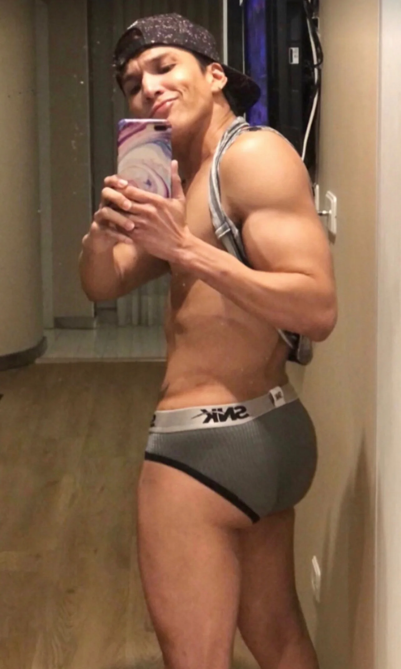 XXX Porn Photo of Nude cami_hotboy 1