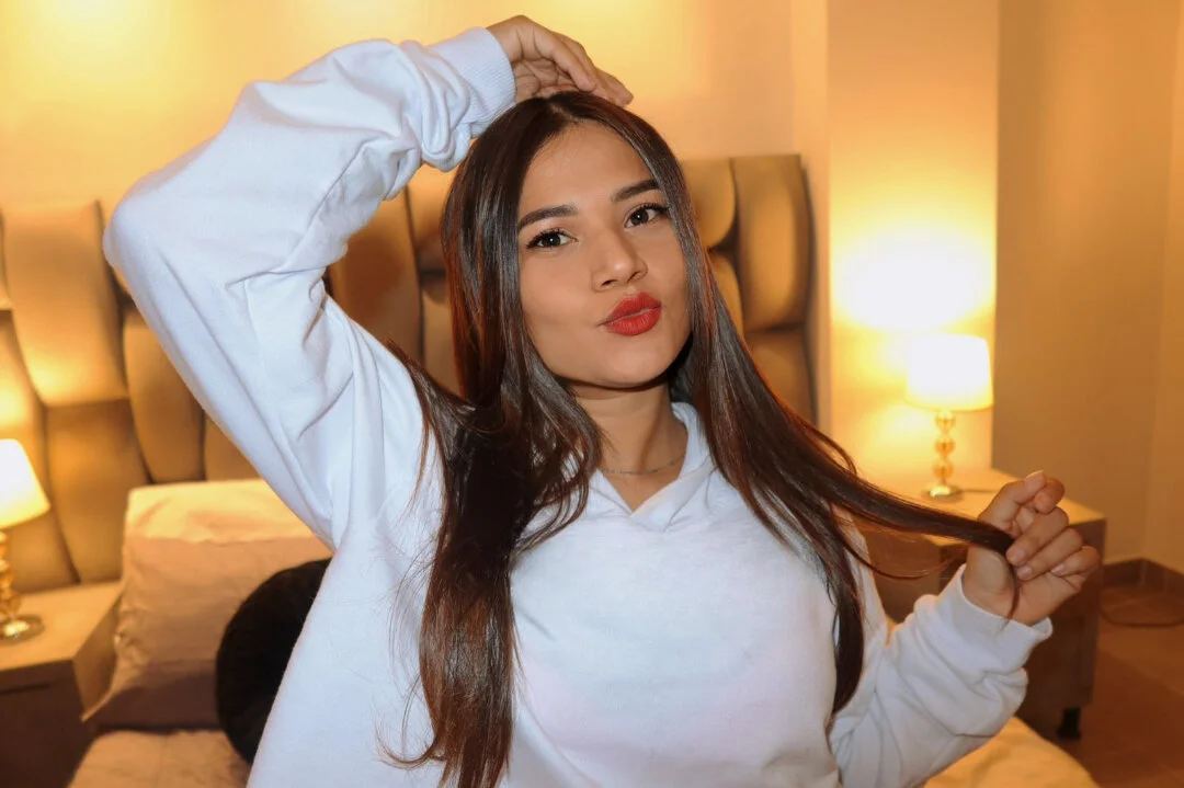XXX Porn Photo of Nude Karliie_kloss_ 7