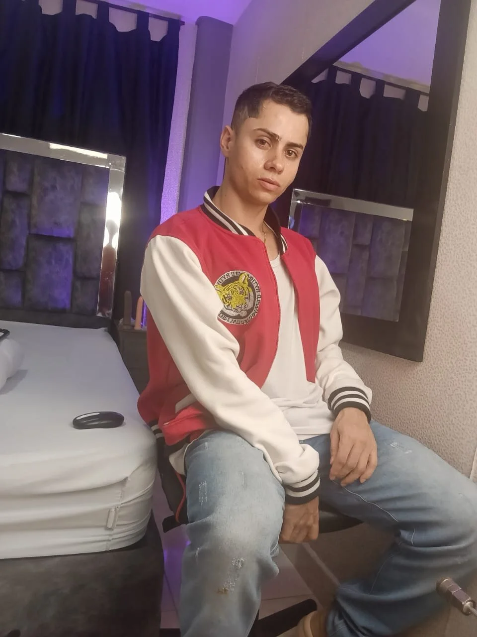 XXX Porn Photo of Nude LeoMonnroe 18