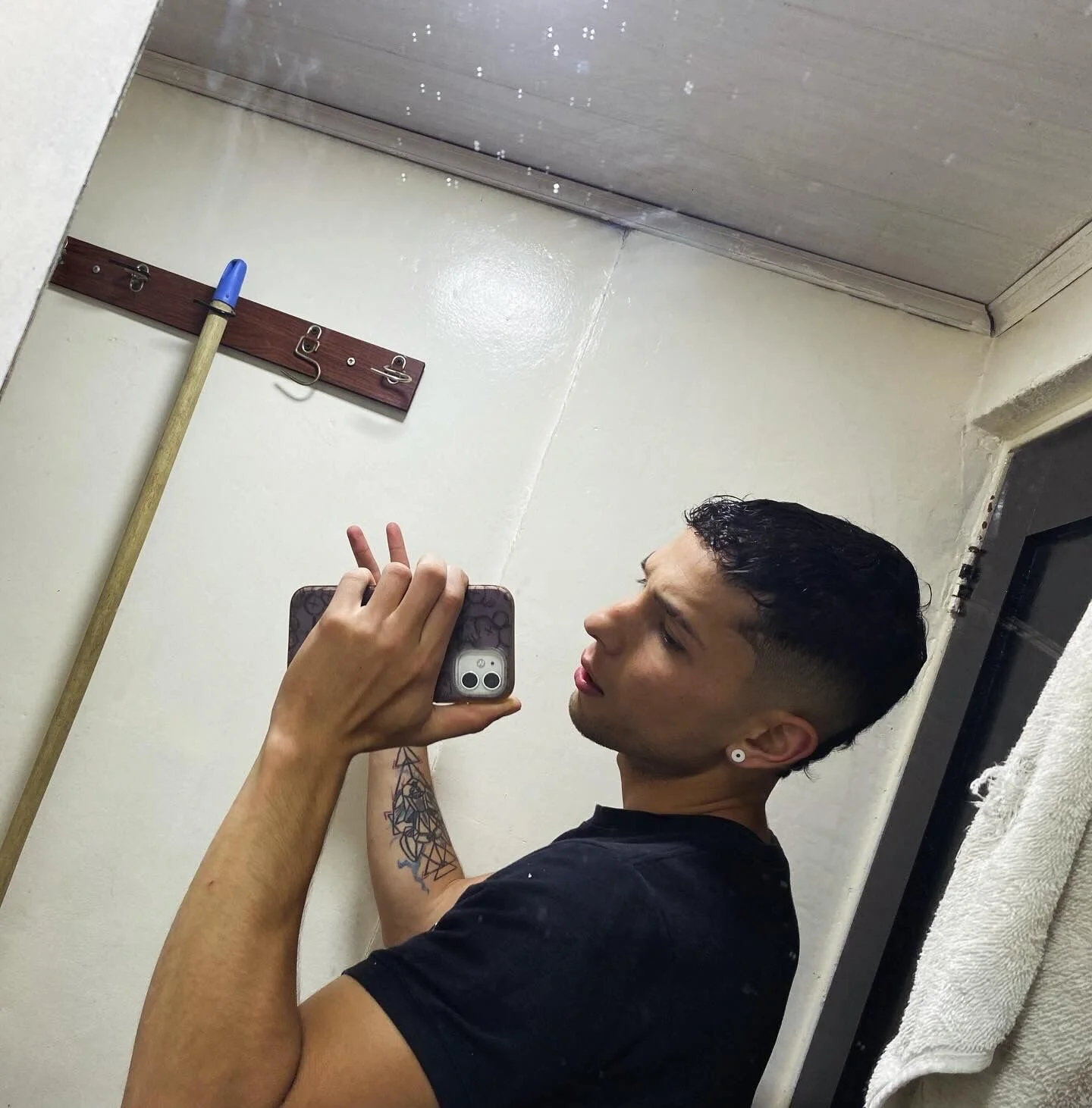 XXX Porn Photo of Nude santiiago_whitee 3