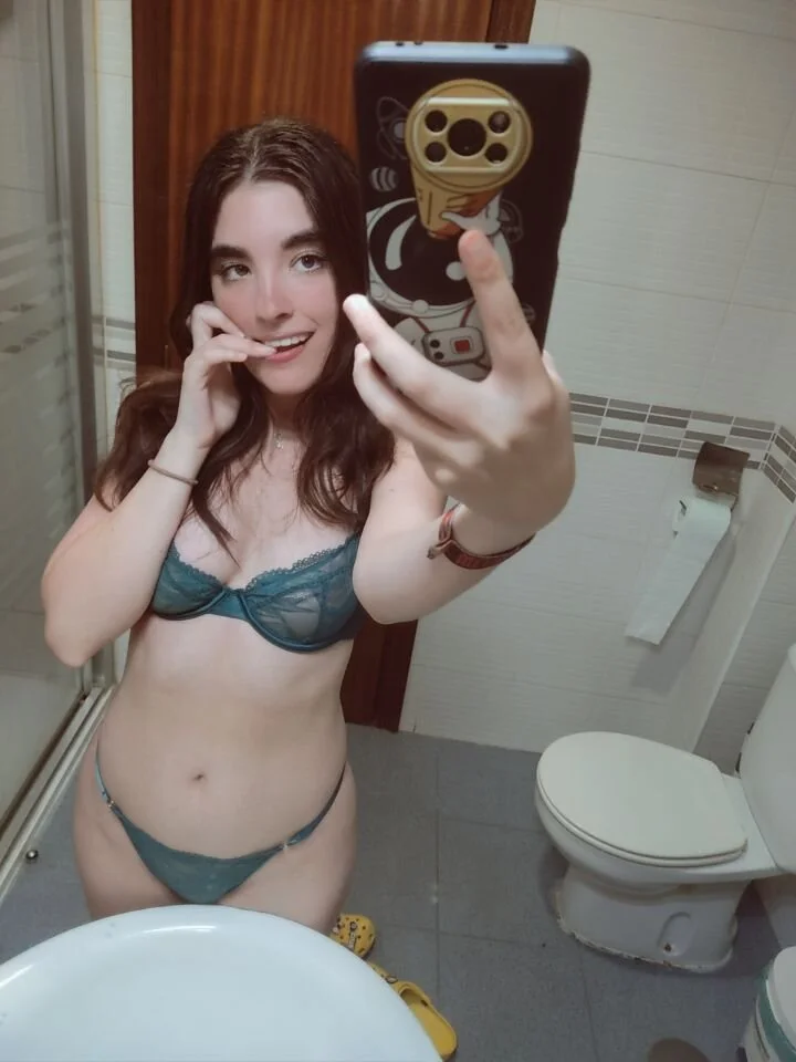 XXX Porn Photo of Nude bbabyclauu 41