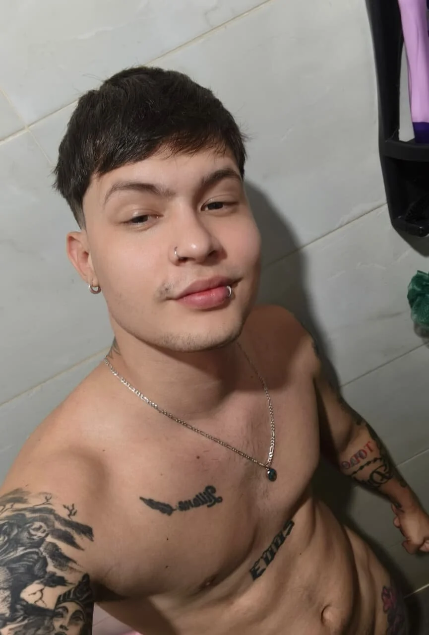 XXX Porn Photo of Nude Santii_Twink 4