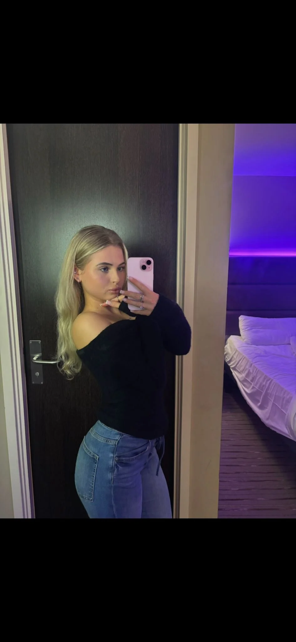 XXX Porn Photo of Nude Angeleyessx 1
