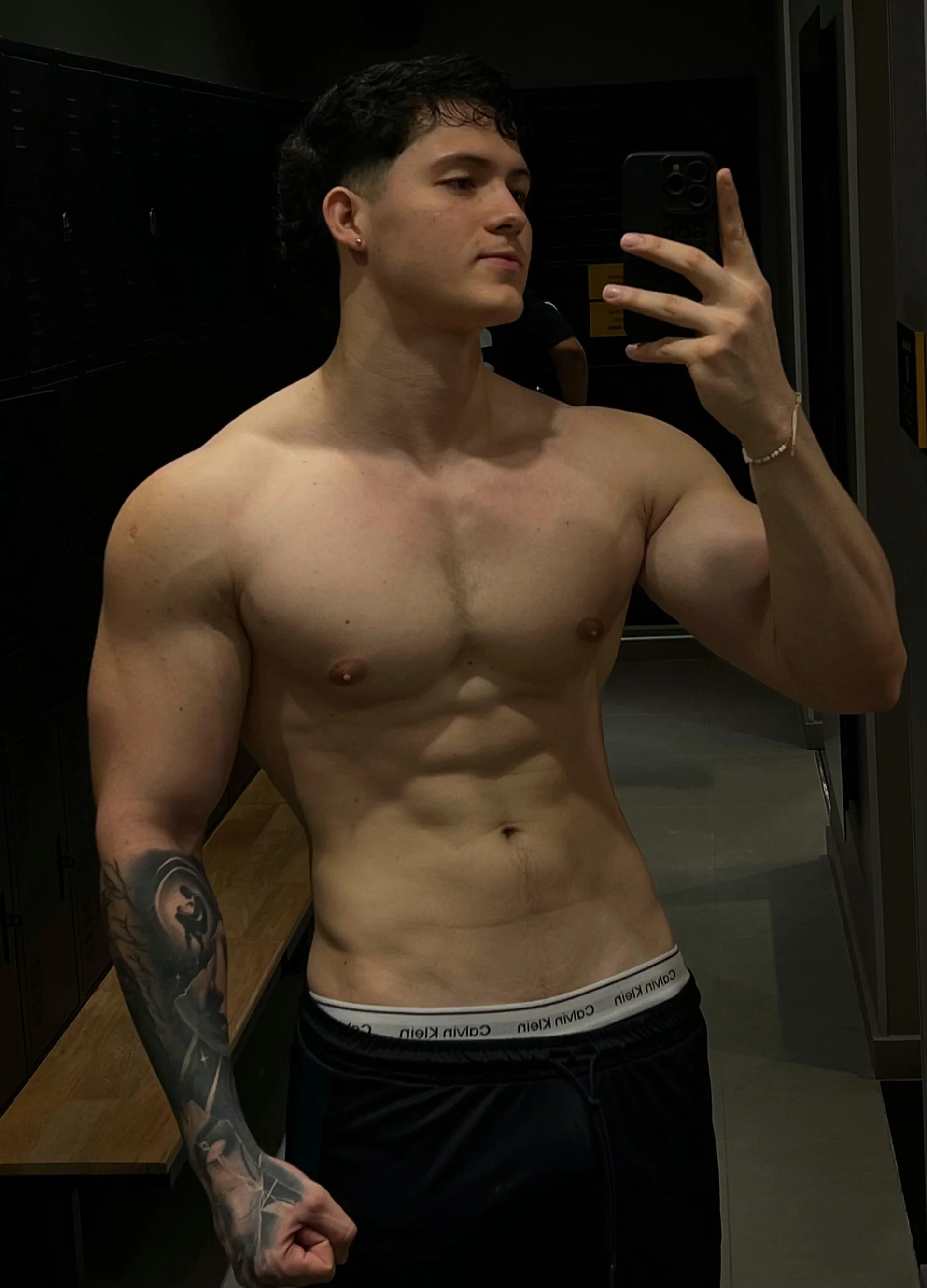 XXX Porn Photo of Nude Hazzan_Velez 22
