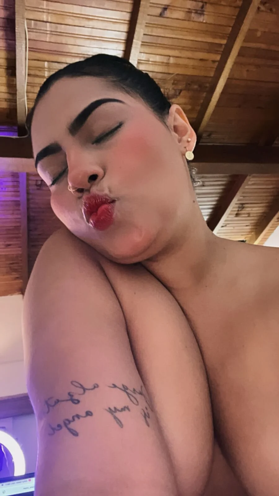 XXX Porn Photo of Nude kiana_cream 598