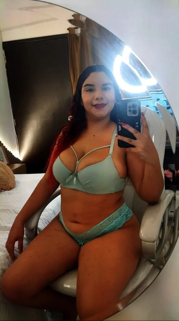 XXX Porn Photo of Nude Emy_topless 1