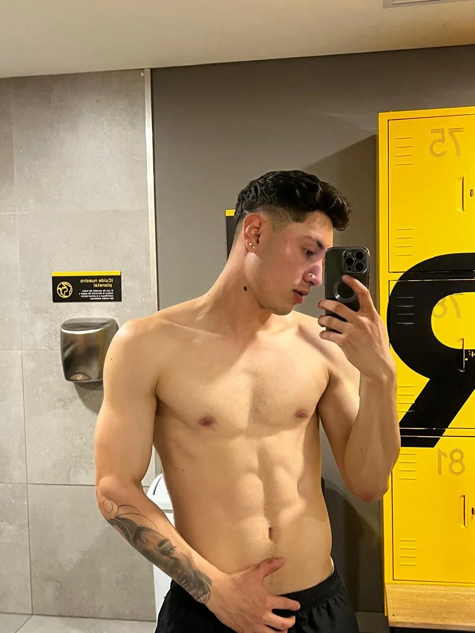 XXX Porn Photo of Nude ThiagoFerrero_Hot 16