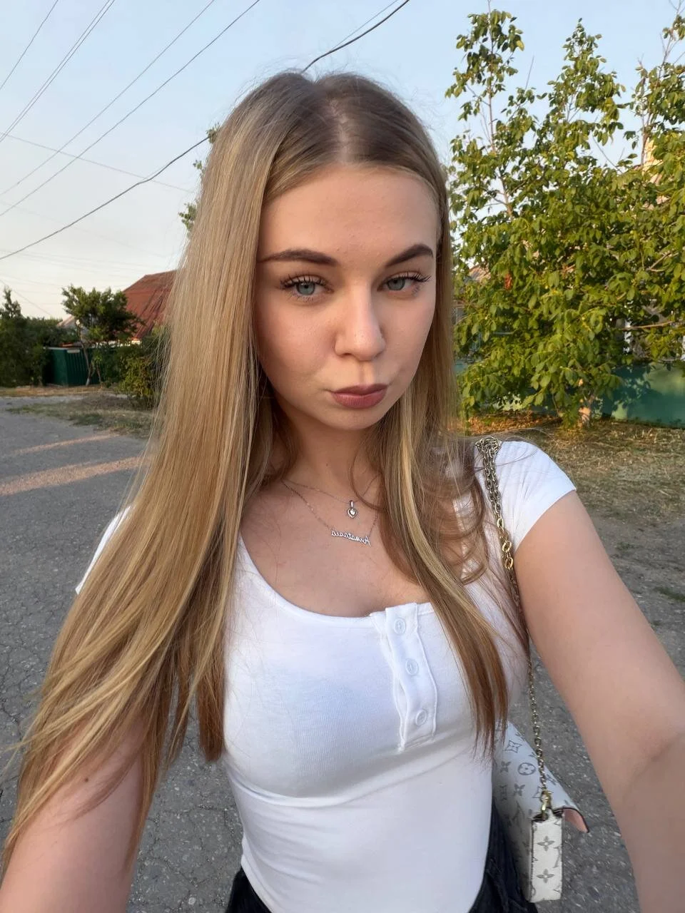 XXX Porn Photo of Nude HoneysPiee 2