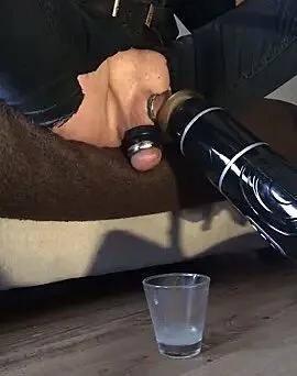 XXX Porn Photo of Nude Assforgloryhole 5