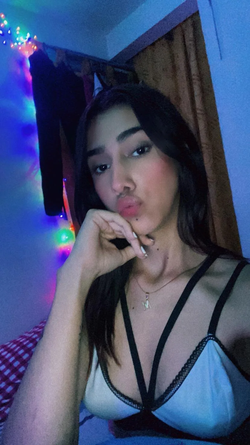 XXX Porn Photo of Nude CharlotteKing8 6