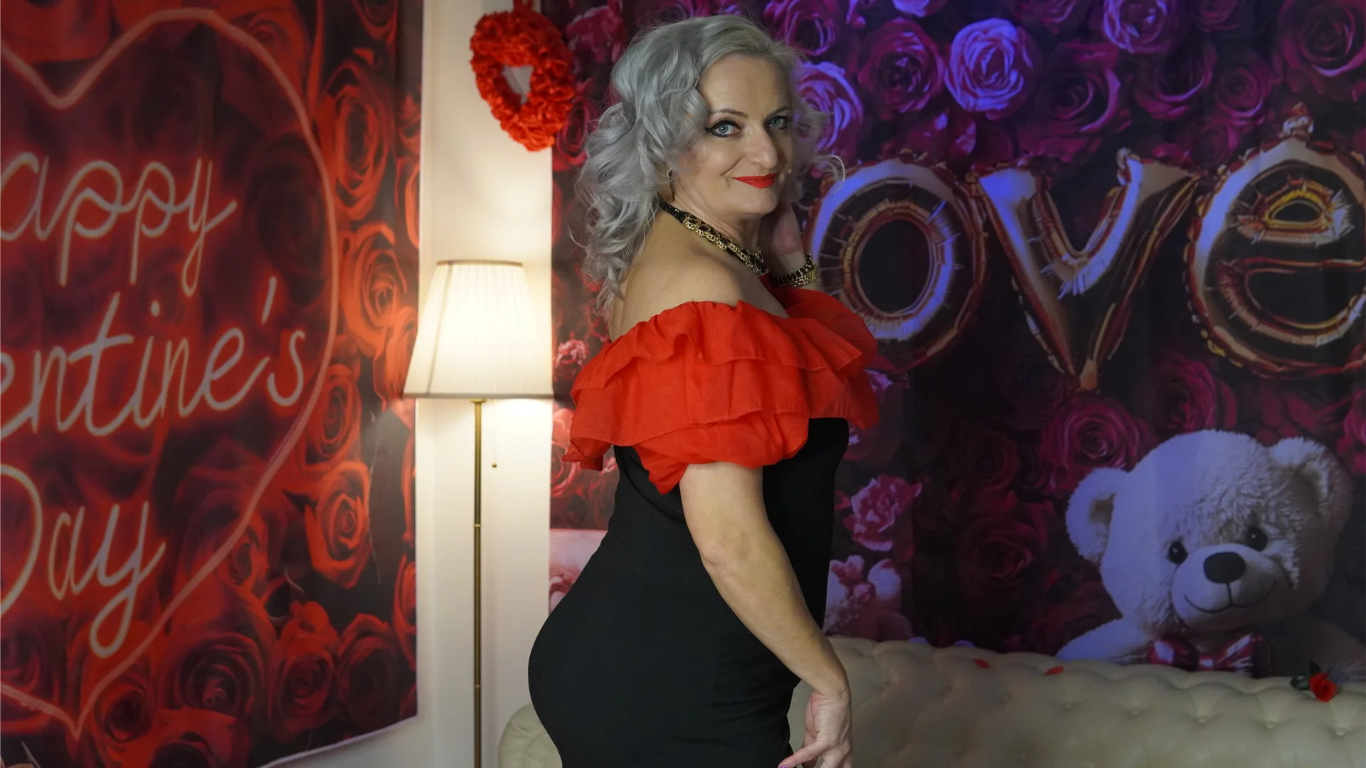 XXX Porn Photo of Nude LadyTouch 65