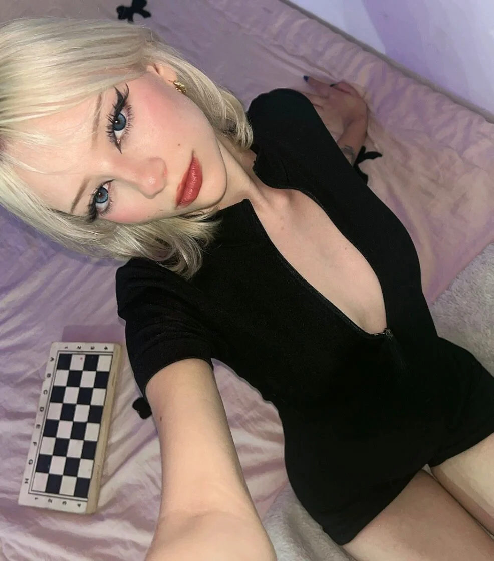 XXX Porn Photo of Nude Elizabeth_rose02 8