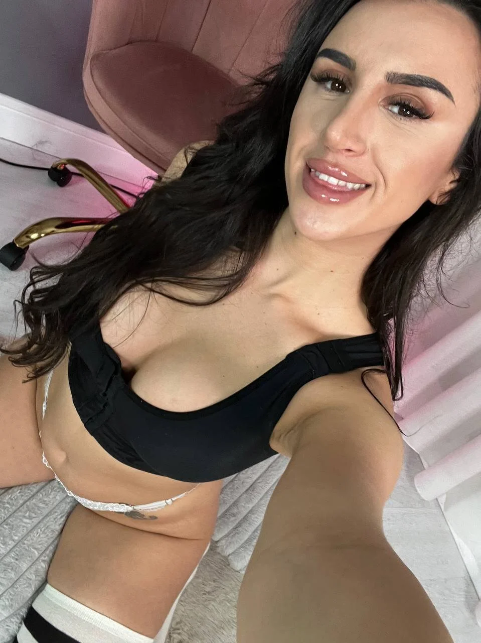 XXX Porn Photo of Nude LucyxRios 2