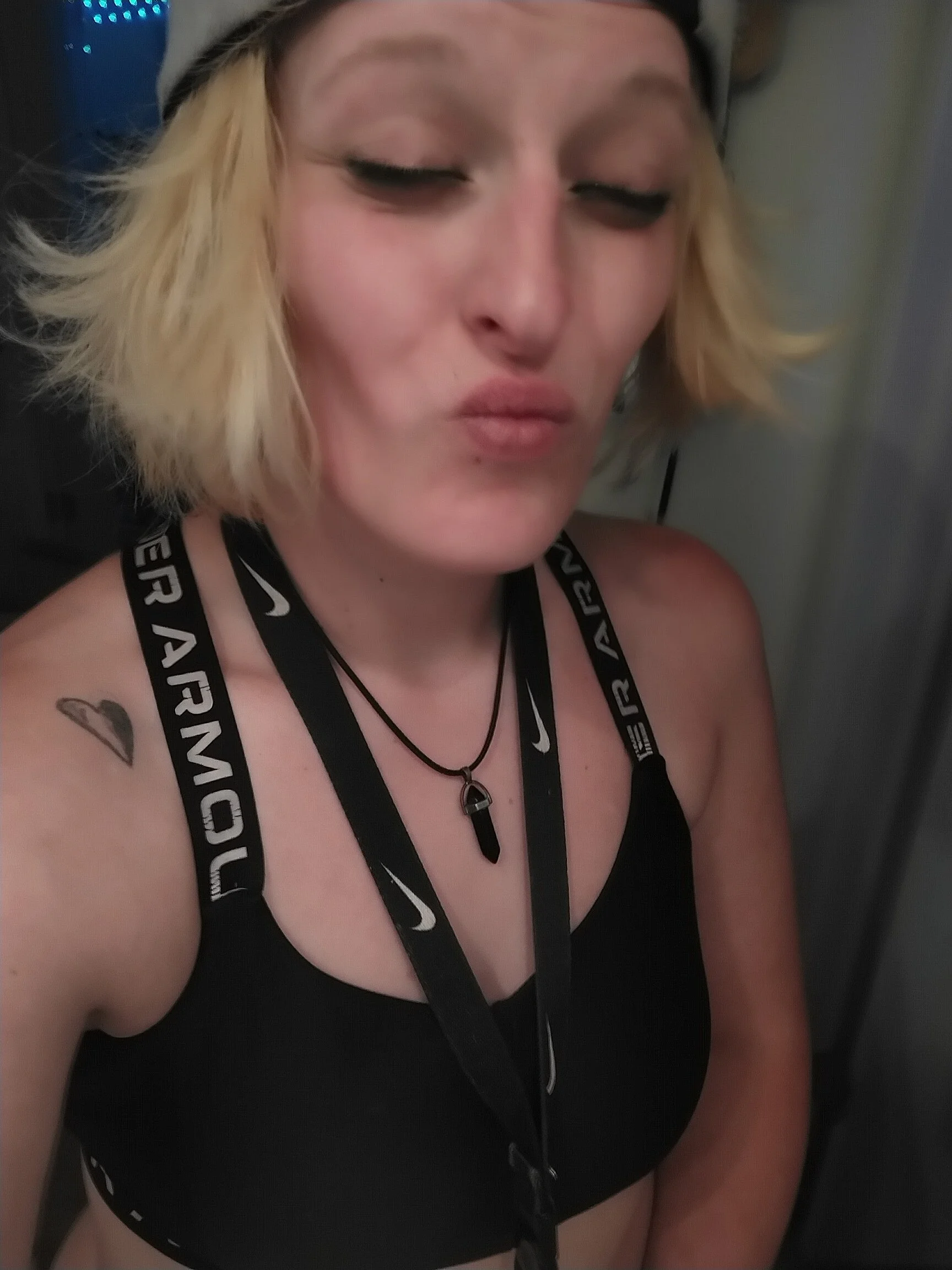 XXX Porn Photo of Nude KITTYBOOBOOFUXX 70