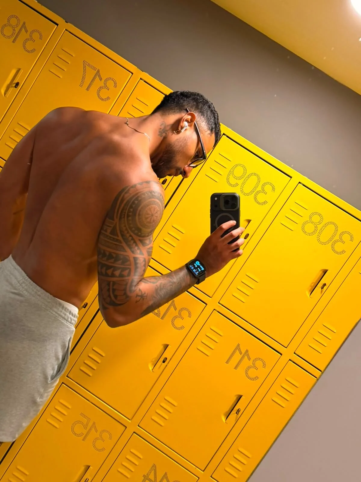 XXX Porn Photo of Nude LiamGarcia1 32