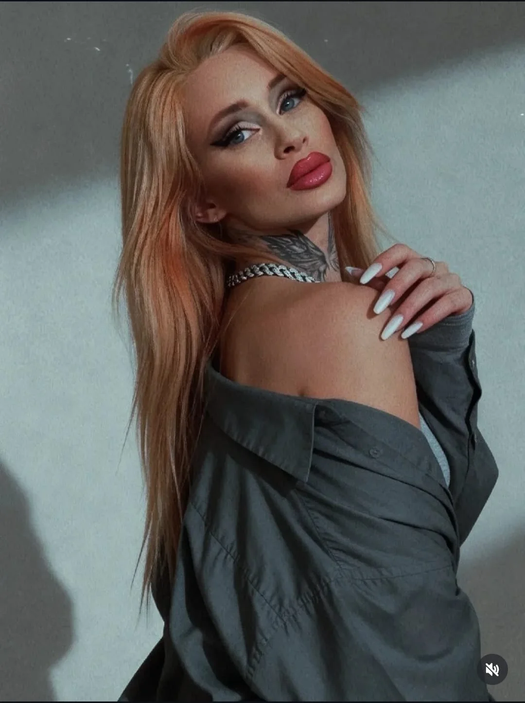 XXX Porn Photo of Nude I_amLolla 13