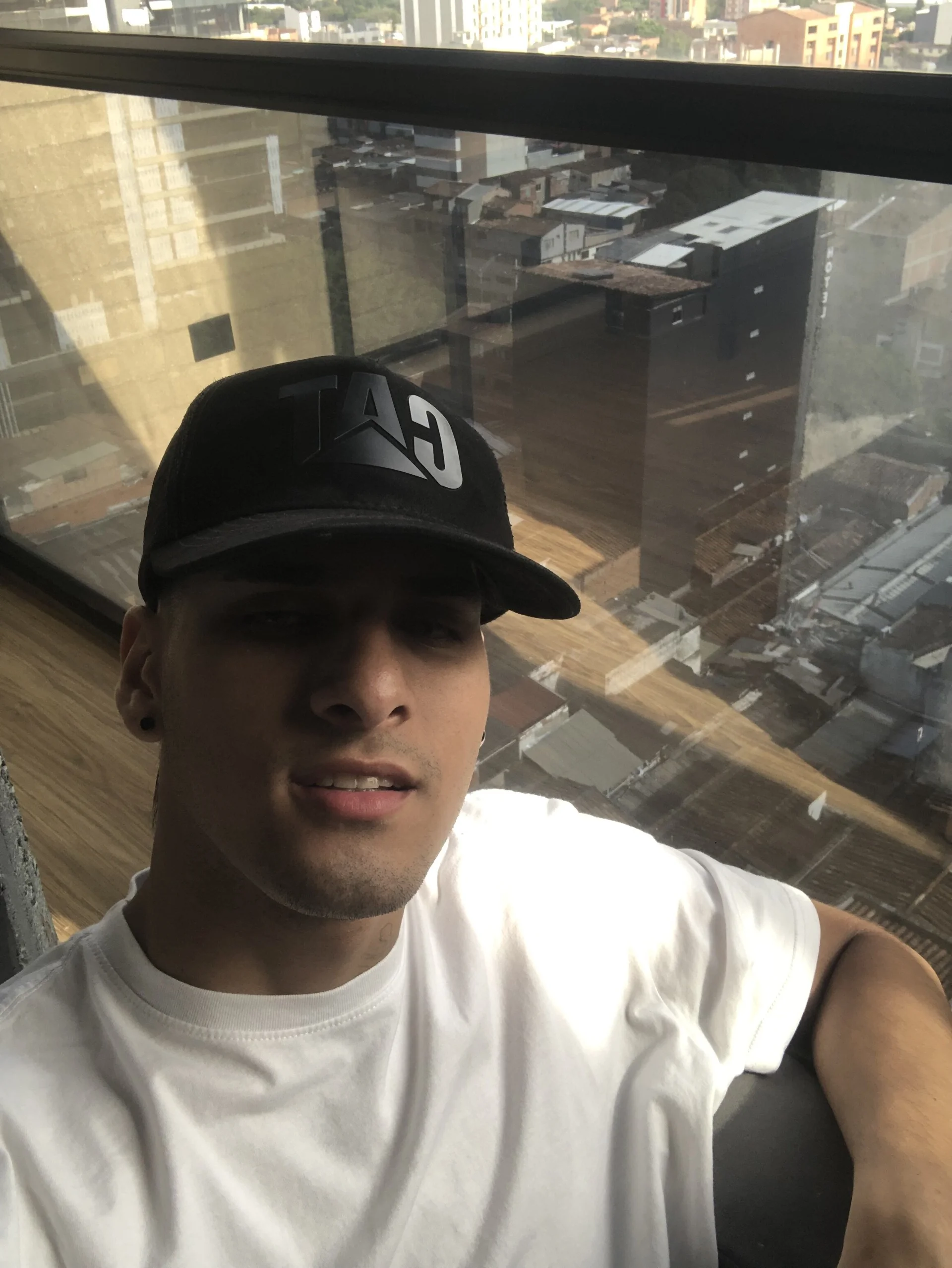 XXX Porn Photo of Nude M_Henao 8