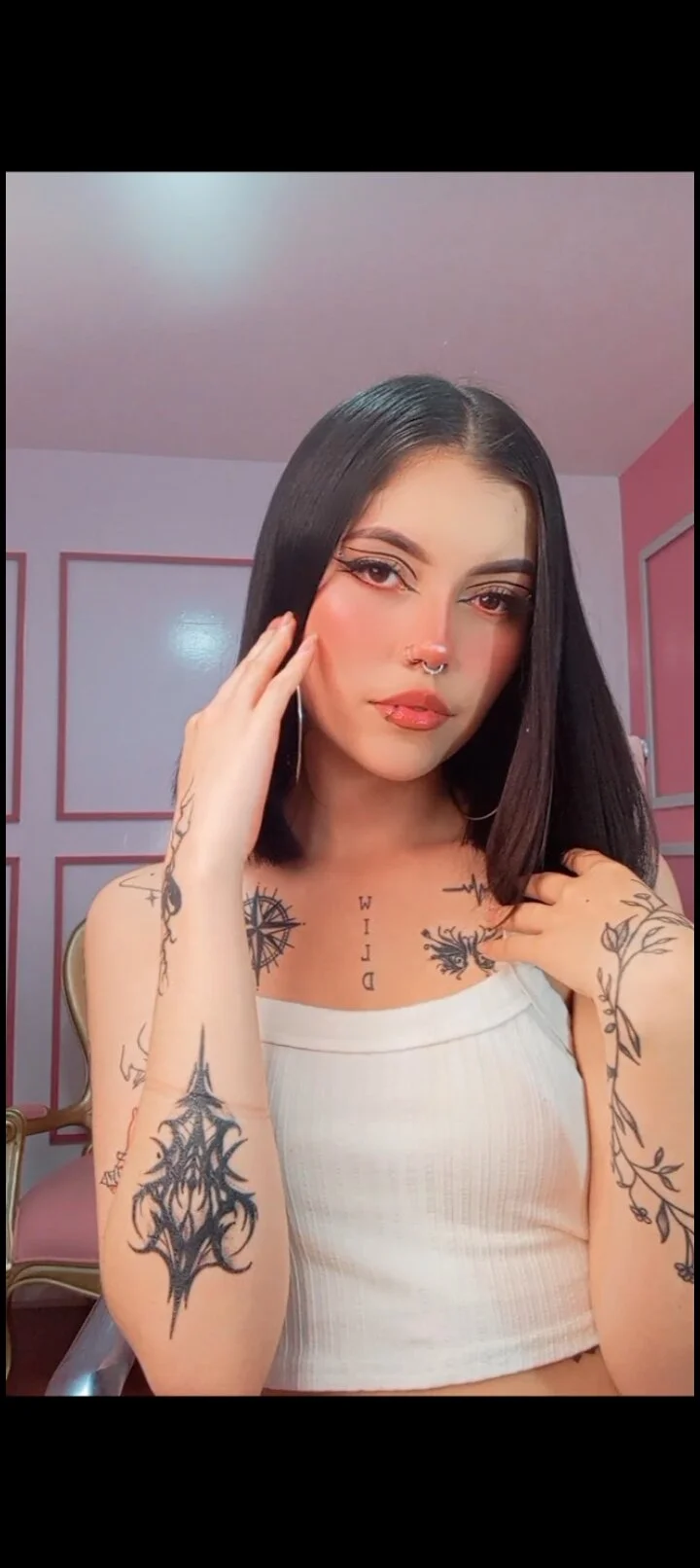 XXX Porn Photo of Nude adri_tom44 1