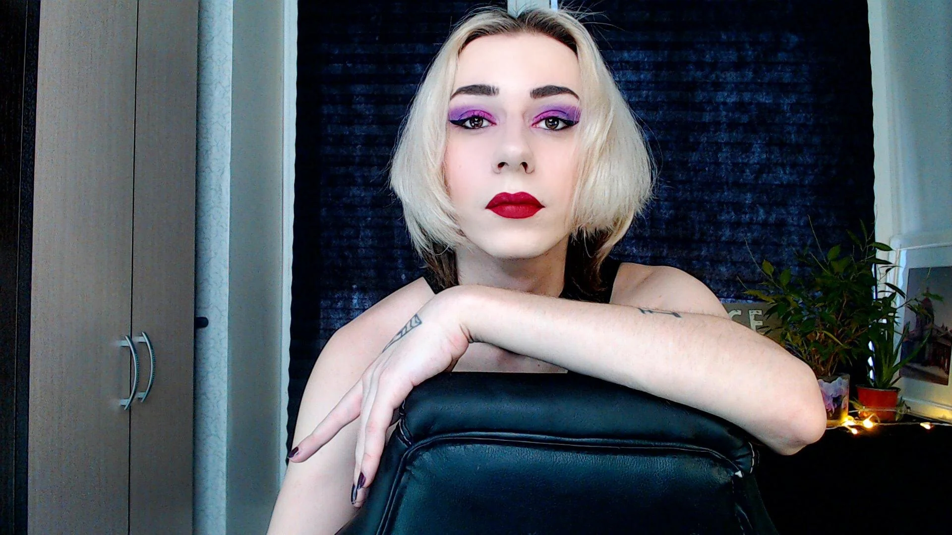 XXX Porn Photo of Nude MistressStress 4