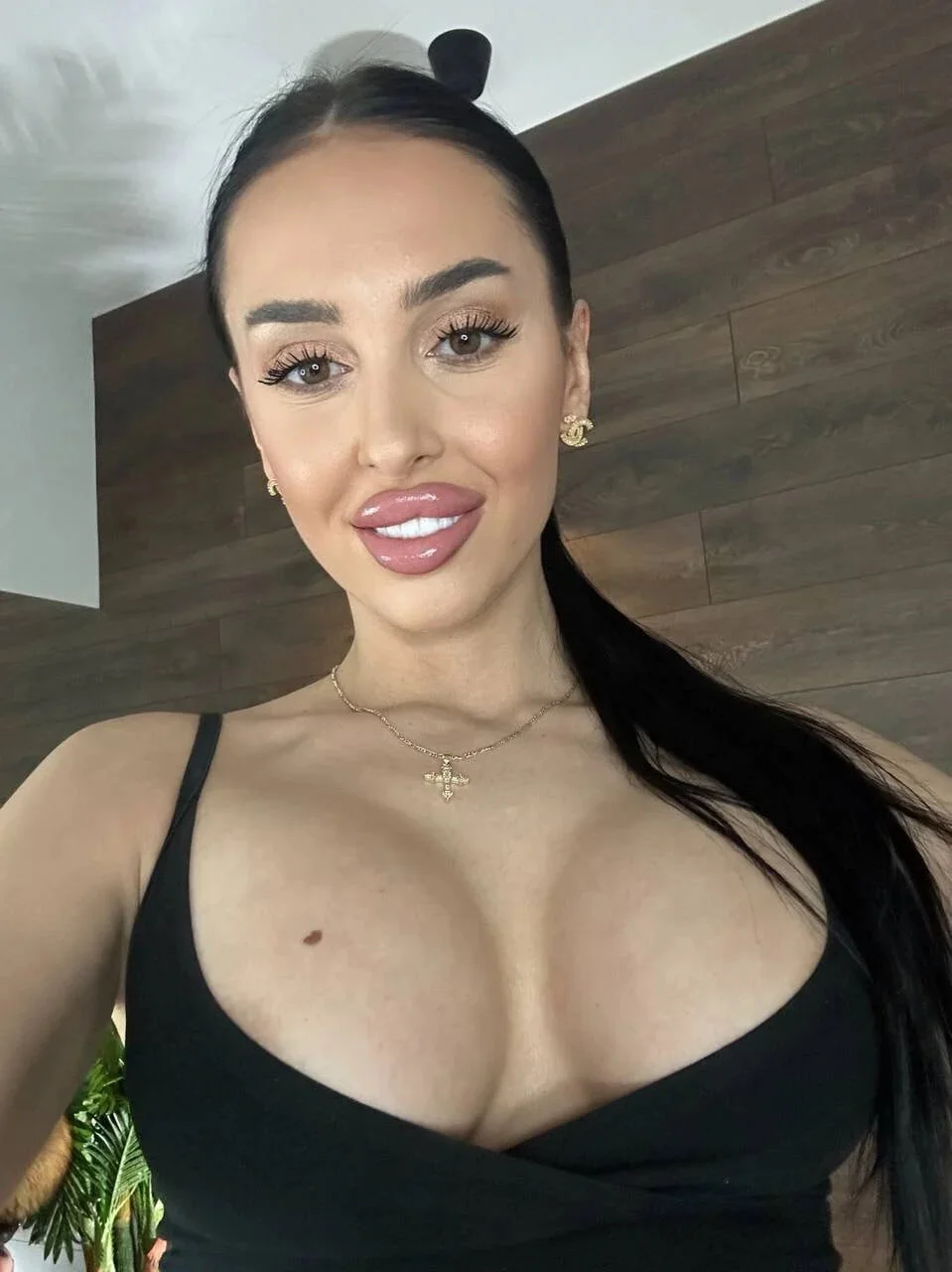 XXX Porn Photo of Nude KairaAndrews 16