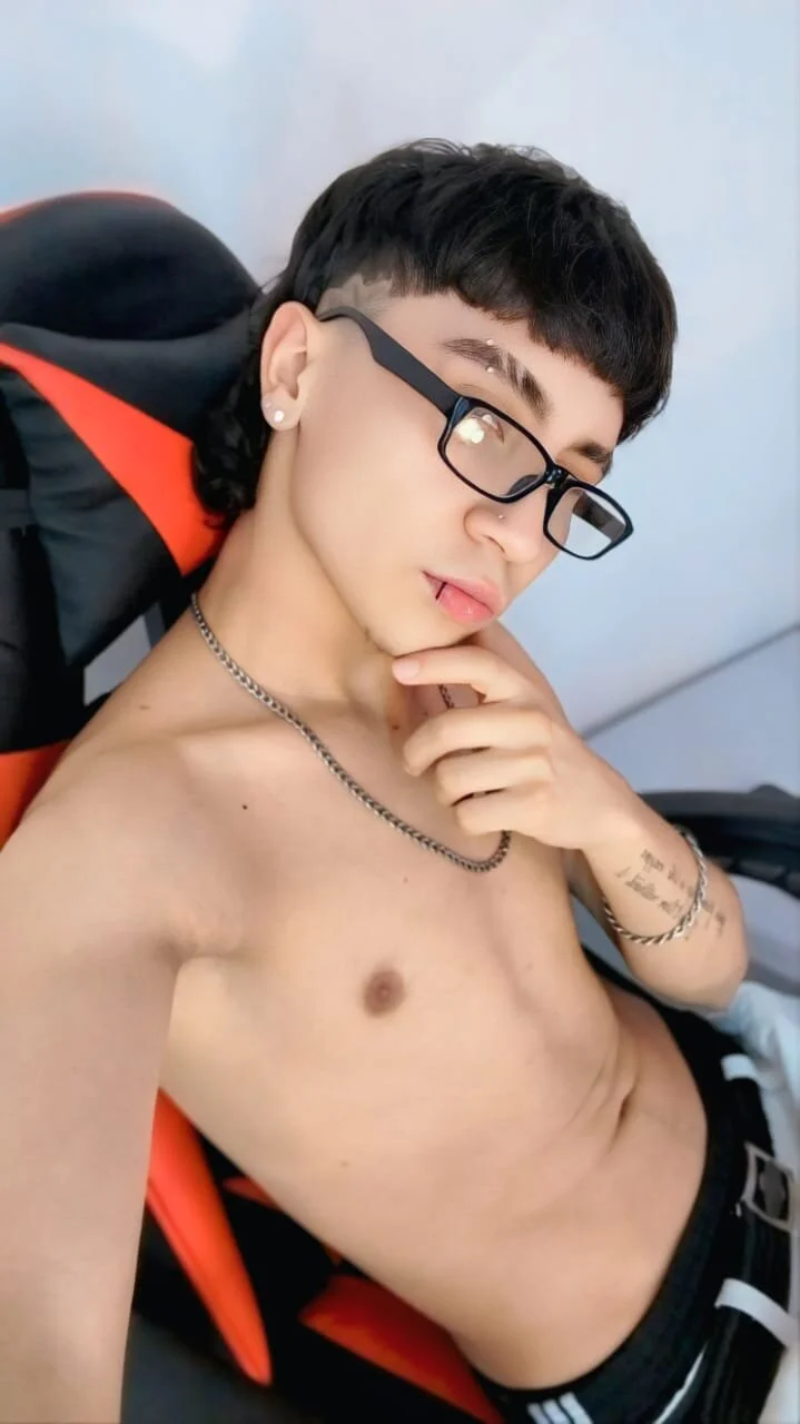 XXX Porn Photo of Nude XanderGrey8 4