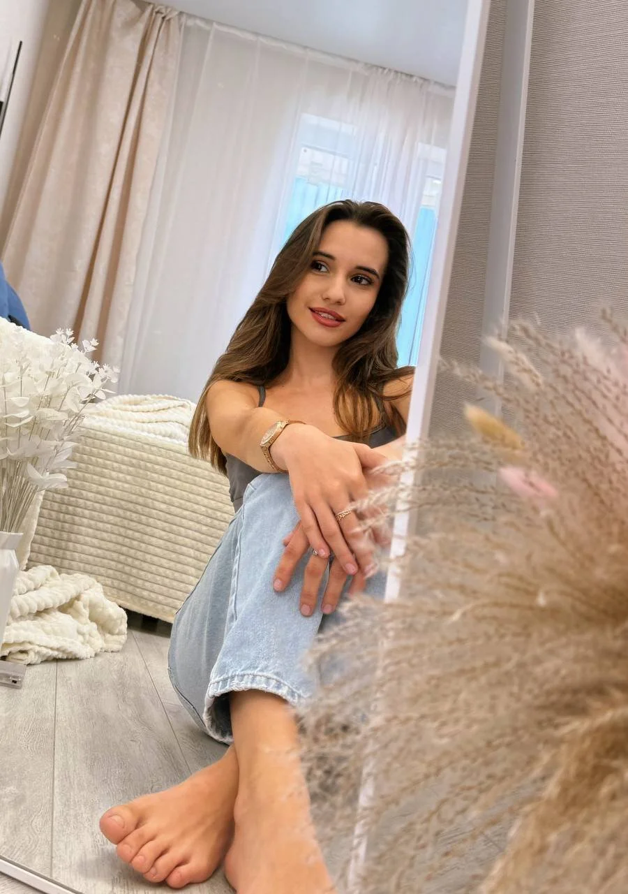 XXX Porn Photo of Nude Alice_Weiss 9