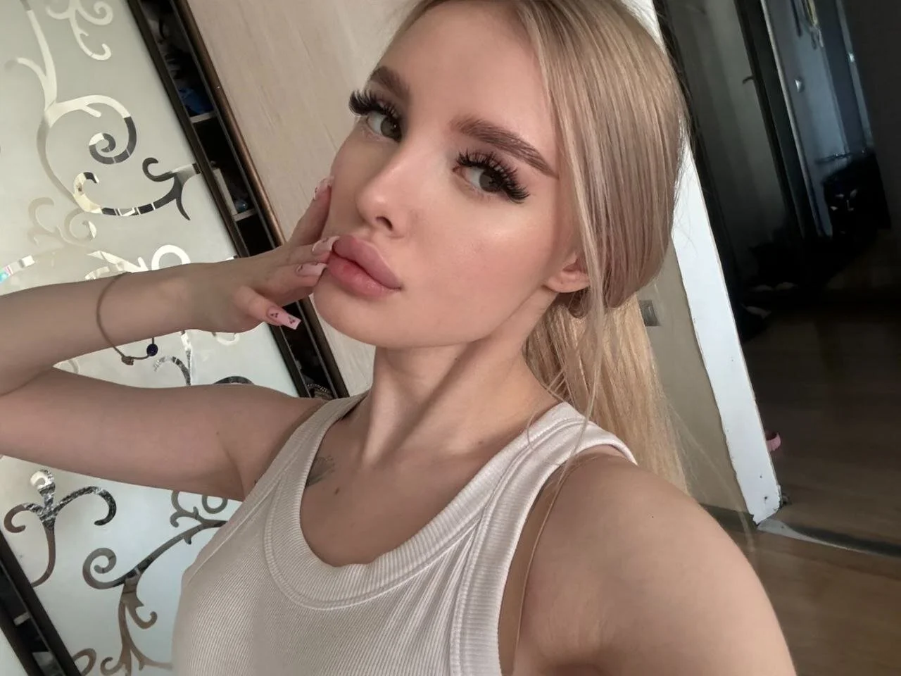XXX Porn Photo of Nude cutie_angelxx 2