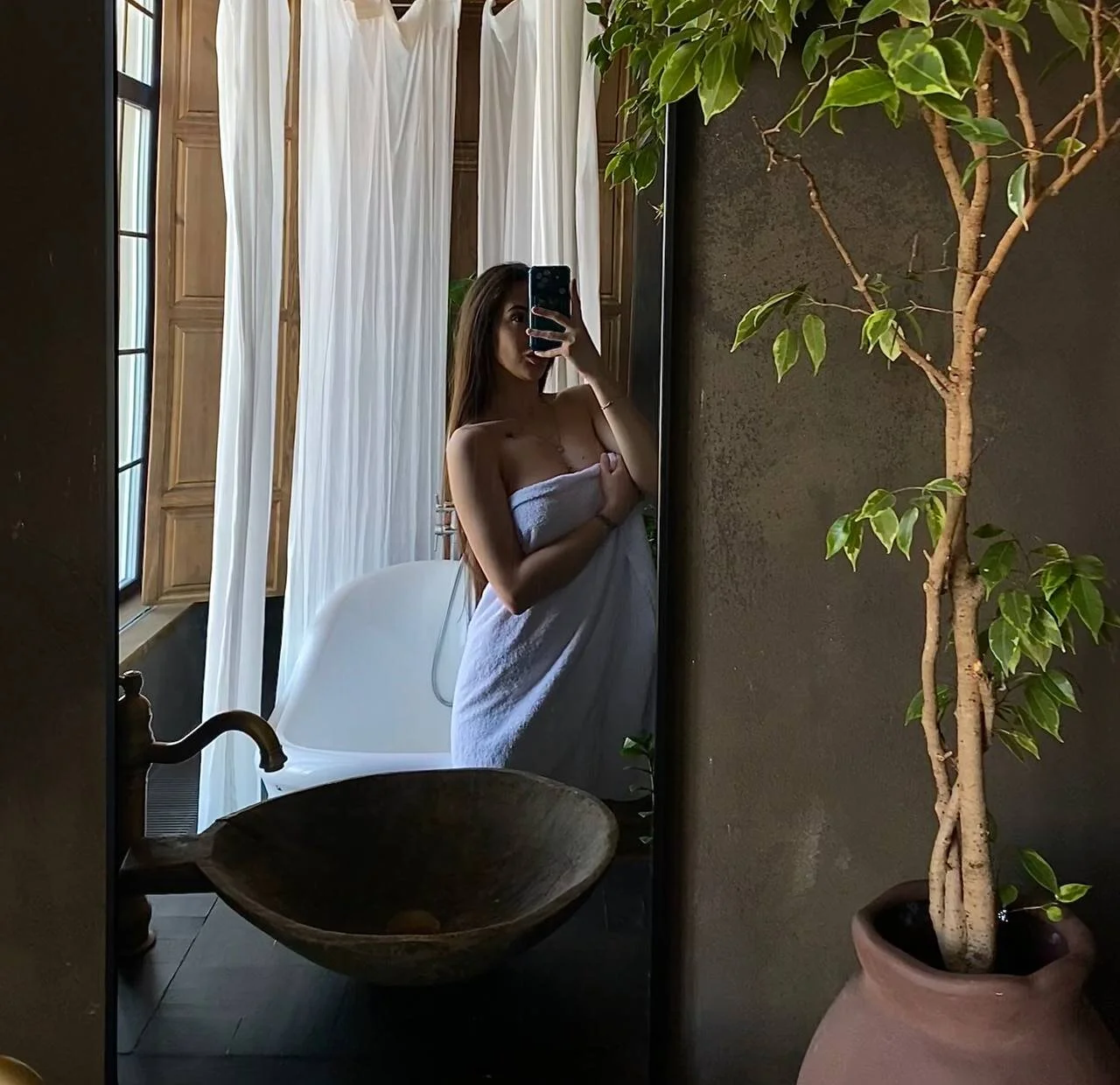 XXX Porn Photo of Nude IzabellaOnes 4