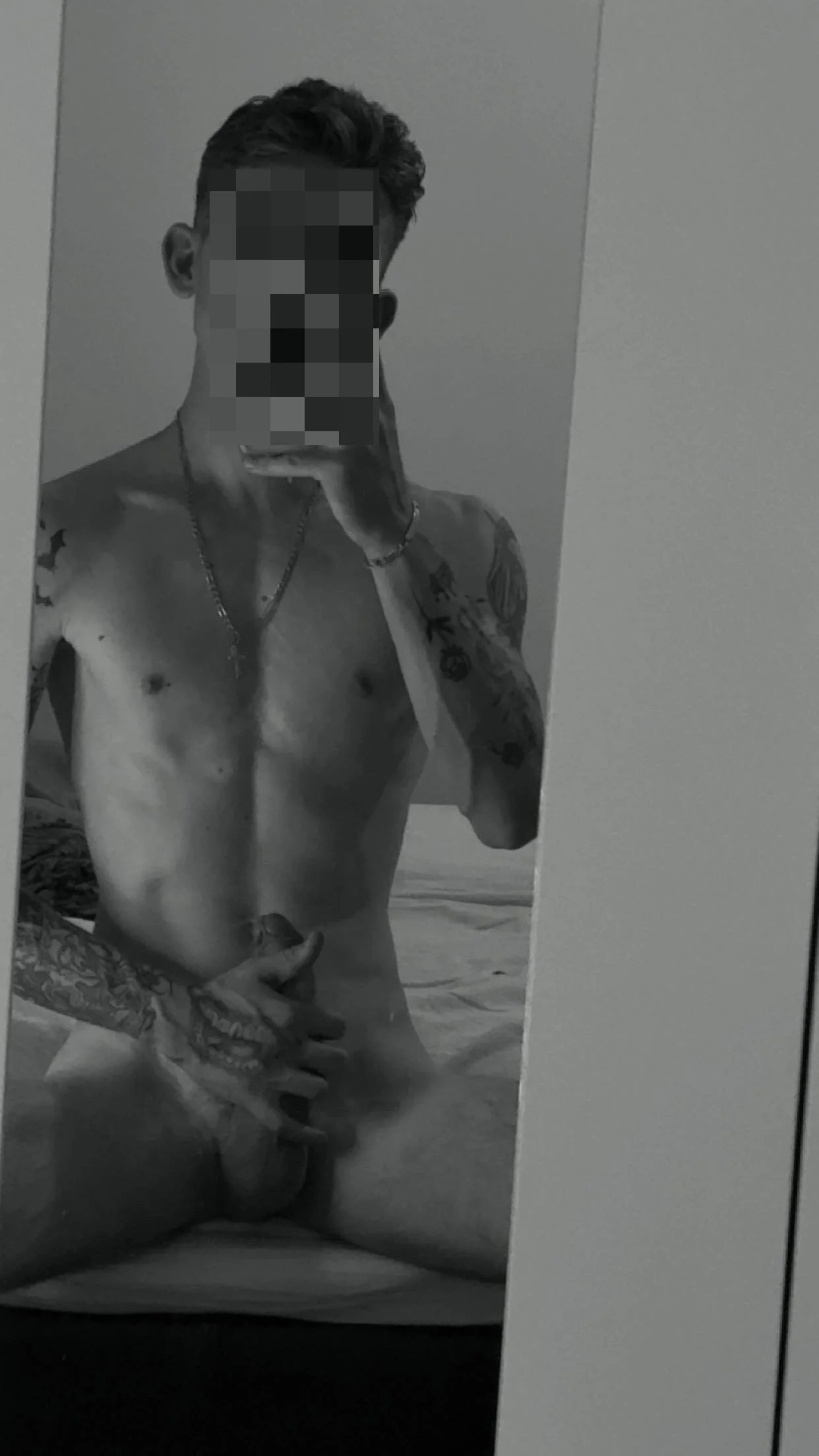 XXX Porn Photo of Nude Joker_25x 2