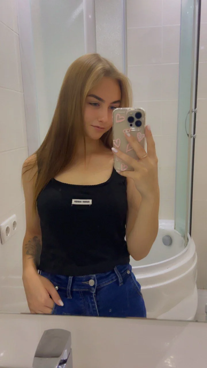 XXX Porn Photo of Nude MilaAddams 1