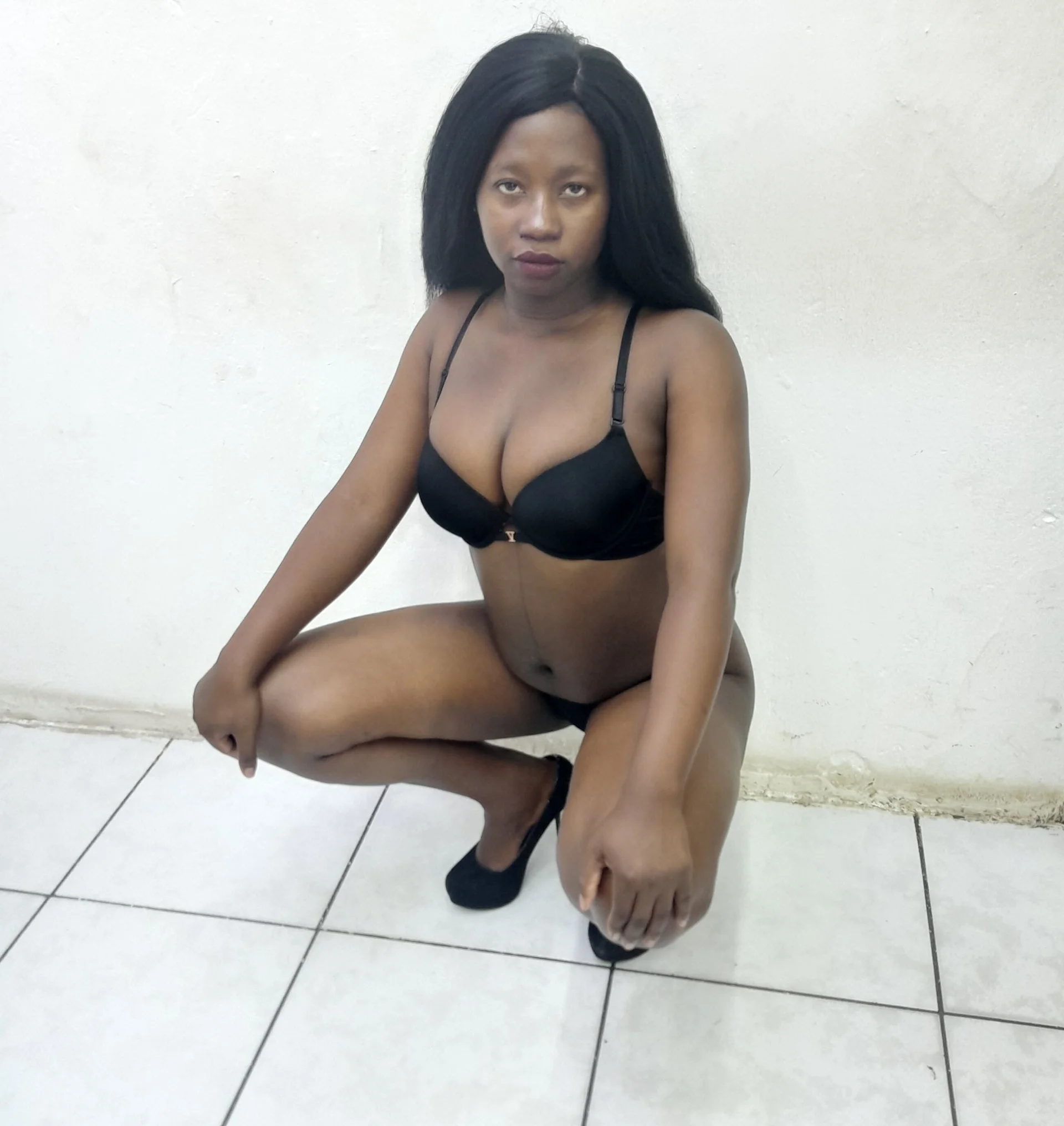 XXX Porn Photo of Nude PetiteDiamondxxX 1