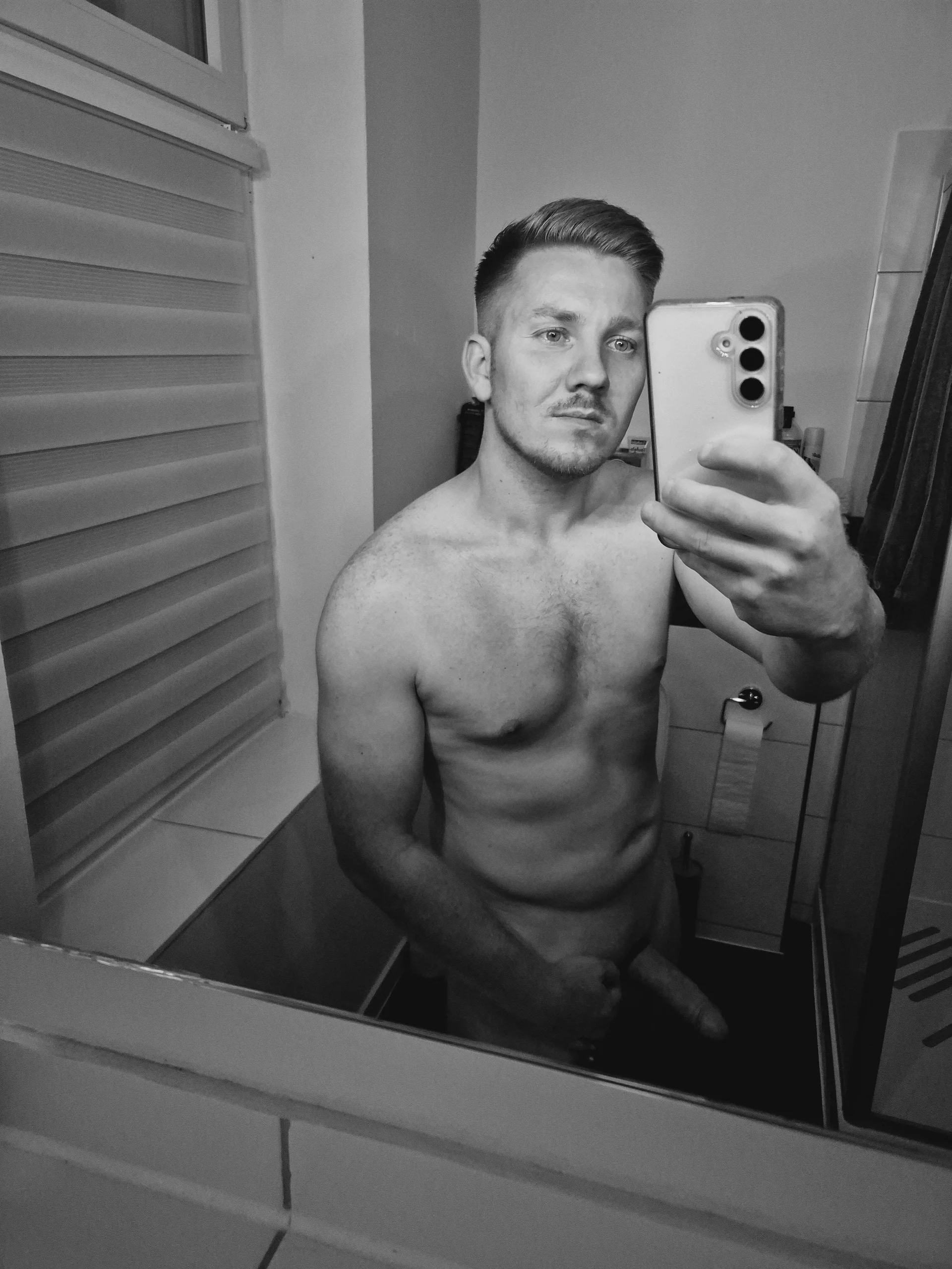 XXX Porn Photo of Nude ToyBoy_94 2