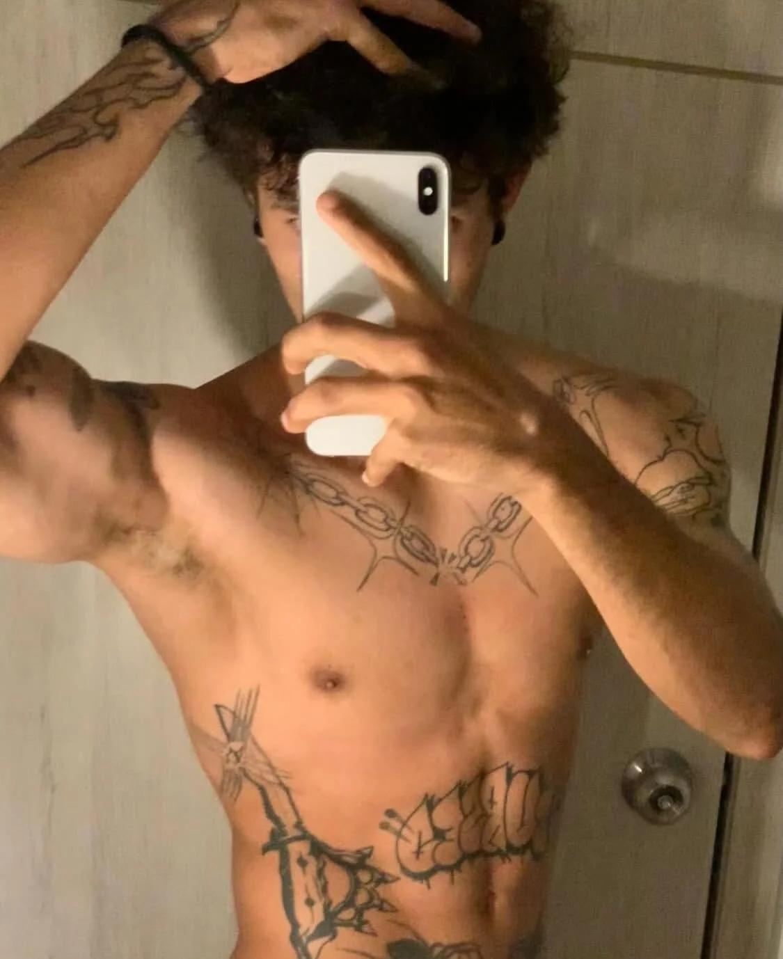 XXX Porn Photo of Nude EnzoHunters 19