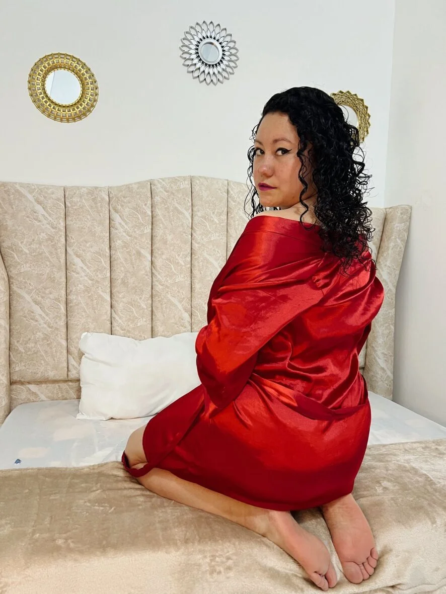XXX Porn Photo of Nude curly_greeneyed 2